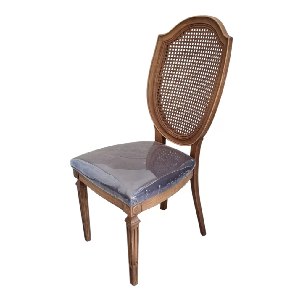 صندلی چوبی پشت حصیری